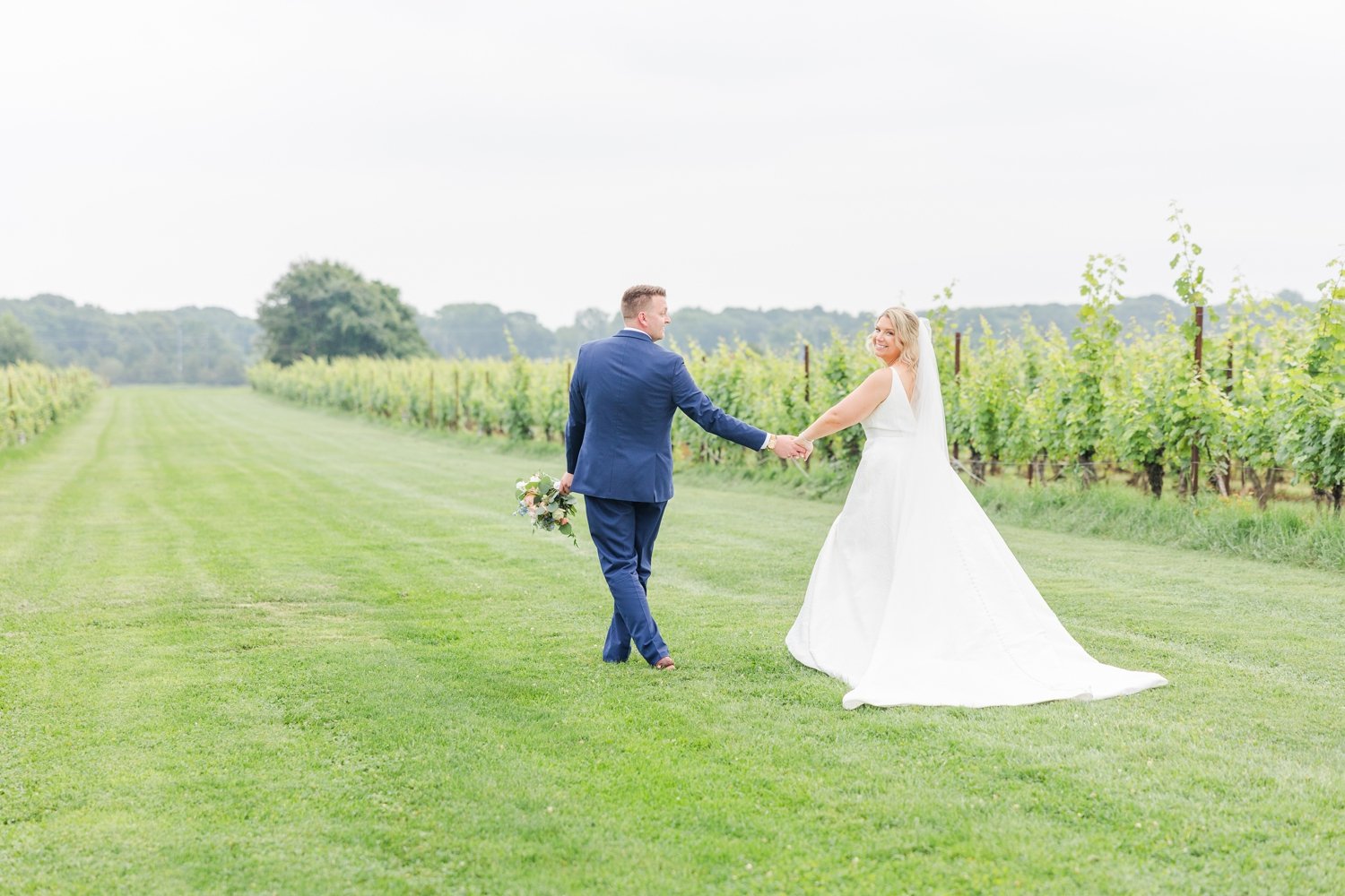 saltwater-farm-vineyard-wedding-stonington-connecticut-photographer-shaina-lee-photography