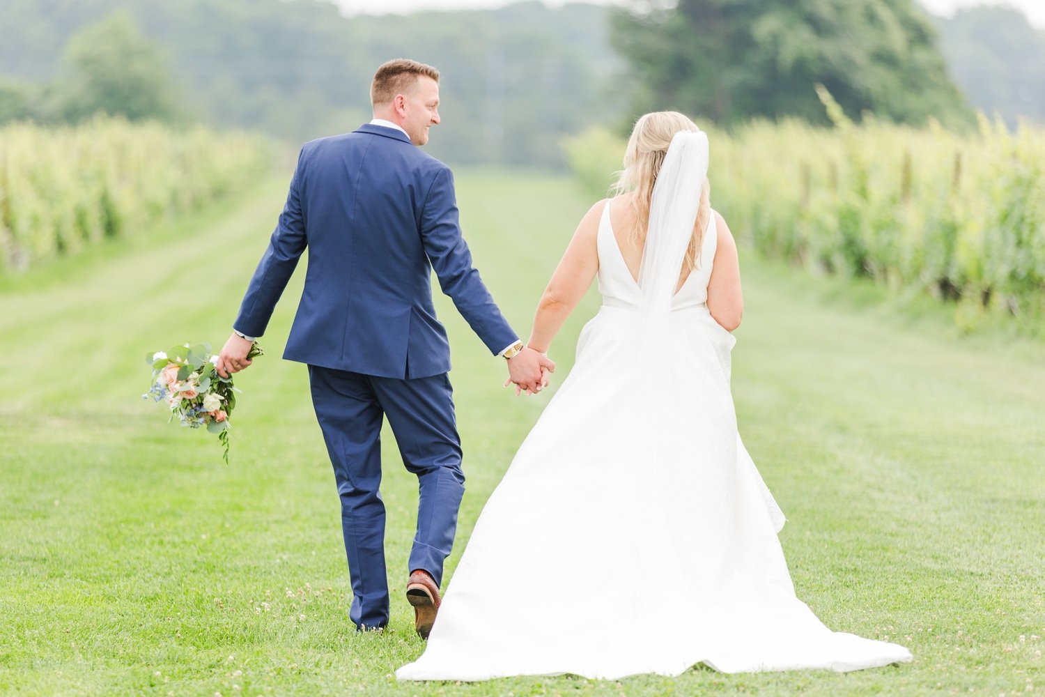 saltwater-farm-vineyard-wedding-stonington-connecticut-photographer-shaina-lee-photography