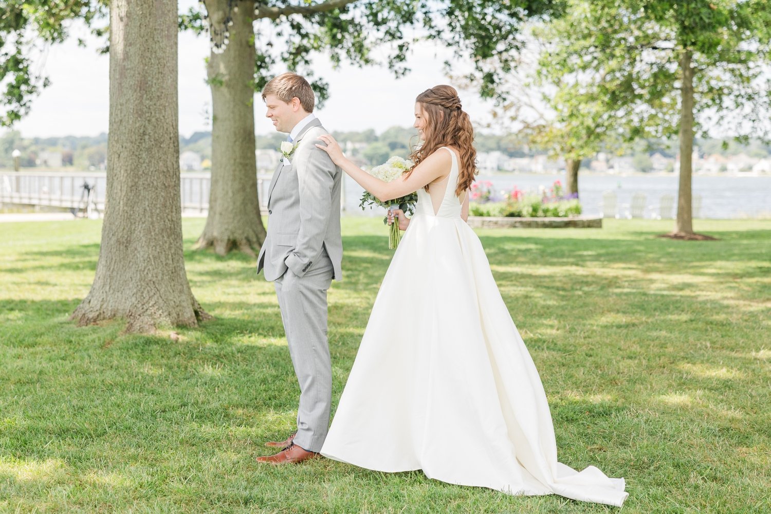 hydrangea-inspired-coastal-summer-wedding-norwalk-connecticut-photographer-shaina-lee-photography