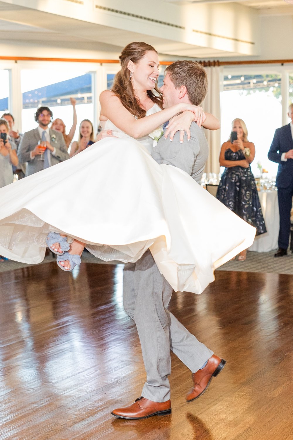 hydrangea-inspired-coastal-summer-wedding-norwalk-connecticut-photographer-shaina-lee-photography