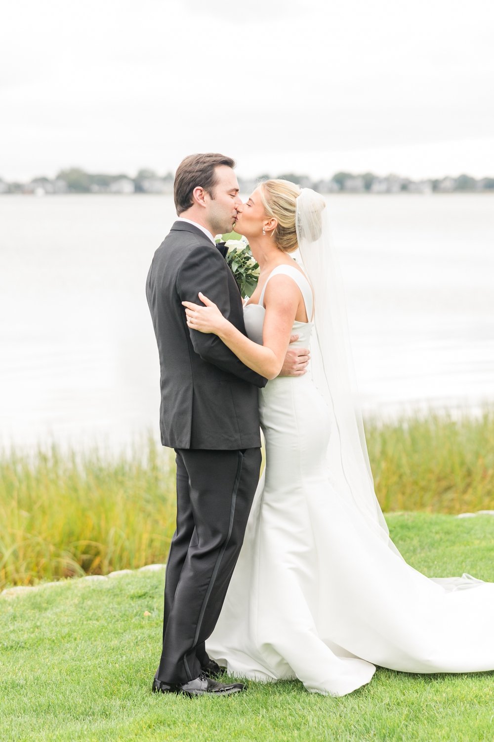 classic-new-england-wedding-the-inn-at-longshore-westport-connecticut-photographer-shaina-lee-photography