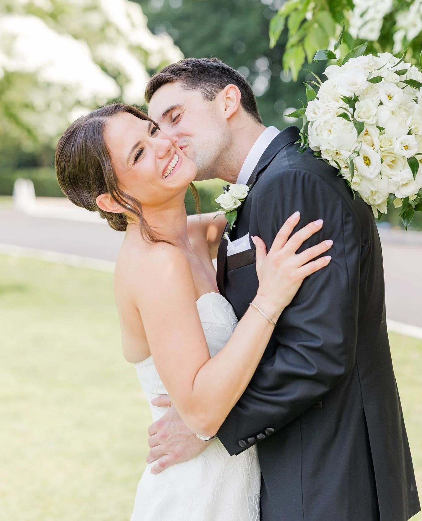 One location, 15 seconds, 3 different portraits.  We loved having these sweethearts in front of our cameras!⁠
⁠
Venue: @whitbycastle ⁠
Wedding Coordination: @laceandroseevents⁠
Photography: @shainaleephoto &amp; @arturodiaz.slp⁠
Florals: @westchester