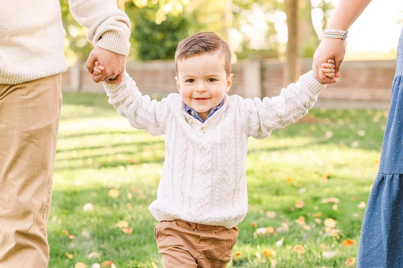 Last week I wrapped up my last family session for the month before taking a few weeks off.⁠ If you missed your chance to book a family session with me this year, don&rsquo;t fret!  Join my email list at the link in my bio so you&rsquo;re the first to