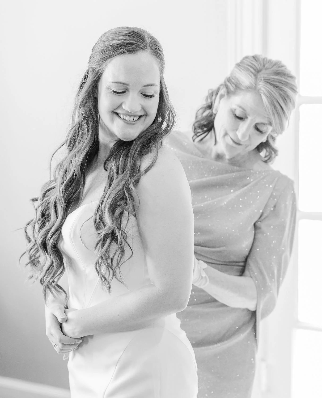 A few of my favorite black and white moments from Rory and Ken&rsquo;s elegant October wedding.  Swipe through to see more!⁠
⁠
New York Wedding Photographer | Westchester Wedding Photographer | Tappan Hill Mansion Wedding⁠
⁠
Venue: @tappanhillmansion