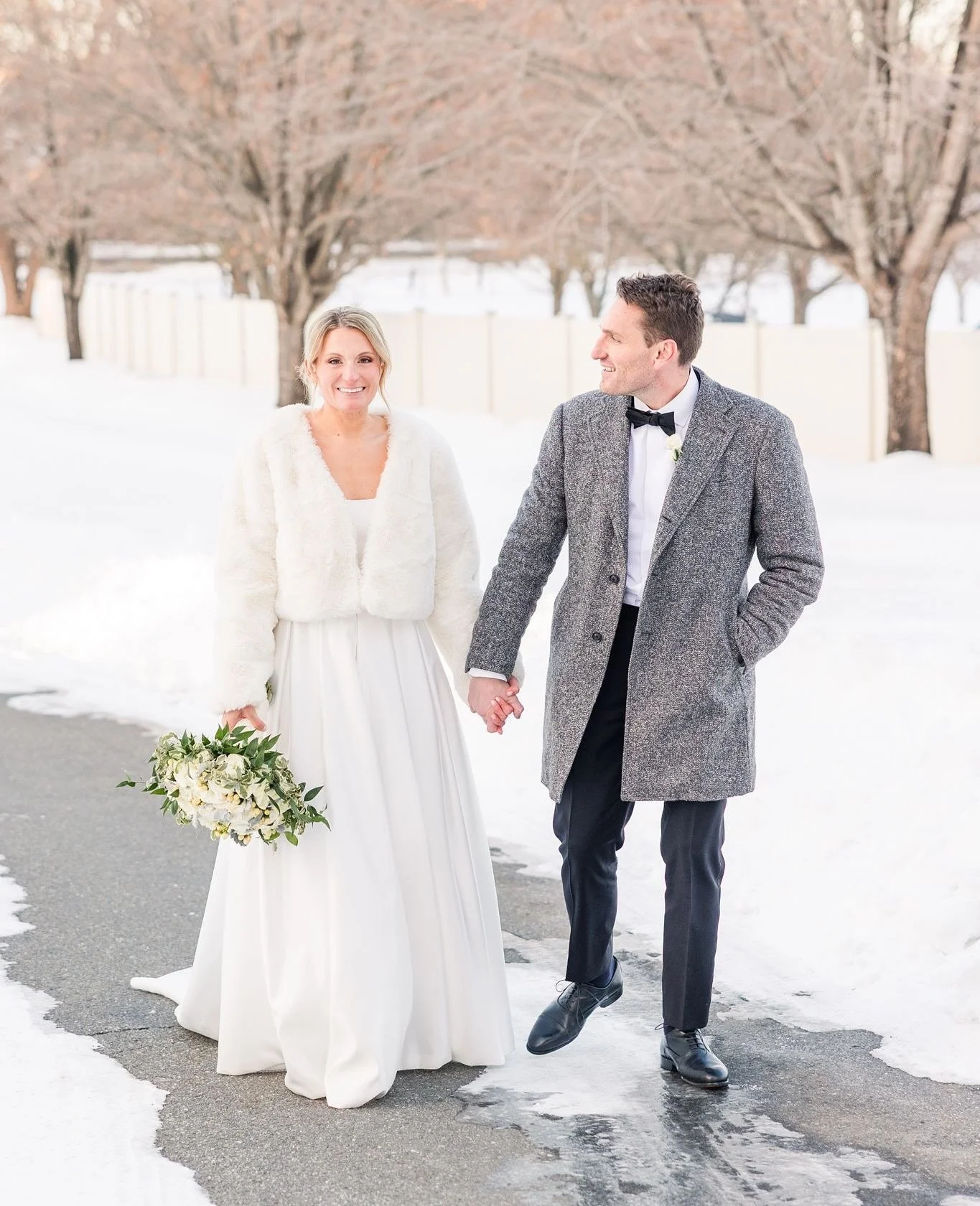 Golden hour and winter weddings: the perfect pairing. 🙌⁠
⁠
Venue: @whitbycastle ⁠
Wedding Coordination: Etta Events⁠
Photography: @shainaleephoto &amp; @arturodiaz.slp⁠
Florals: @arcadiafloralco⁠
Hair: @lauramoorebeauty⁠
Makeup: @studiok_beautyskinc