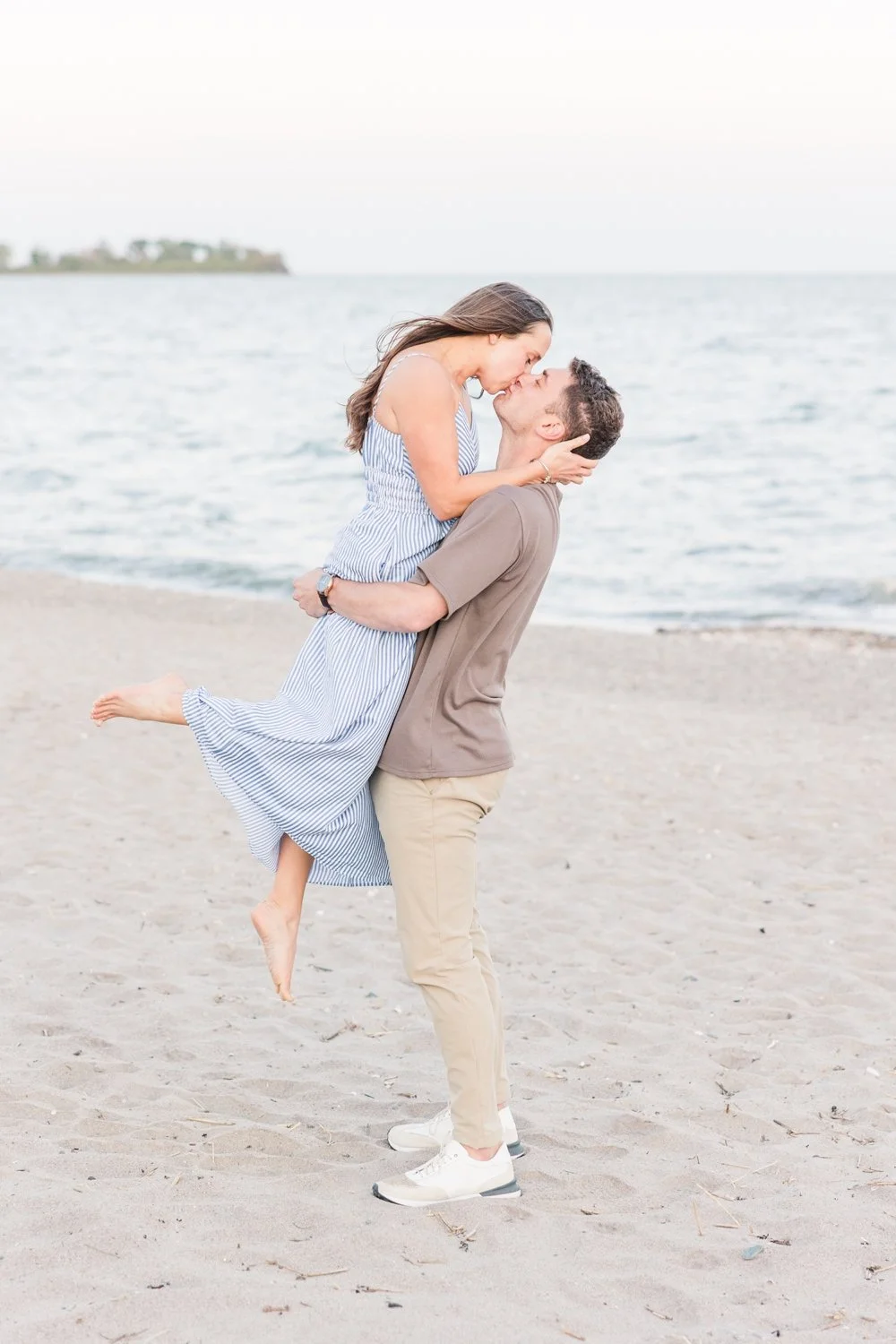 milford-connecticut-beach-engagement-session-shaina-lee-photography