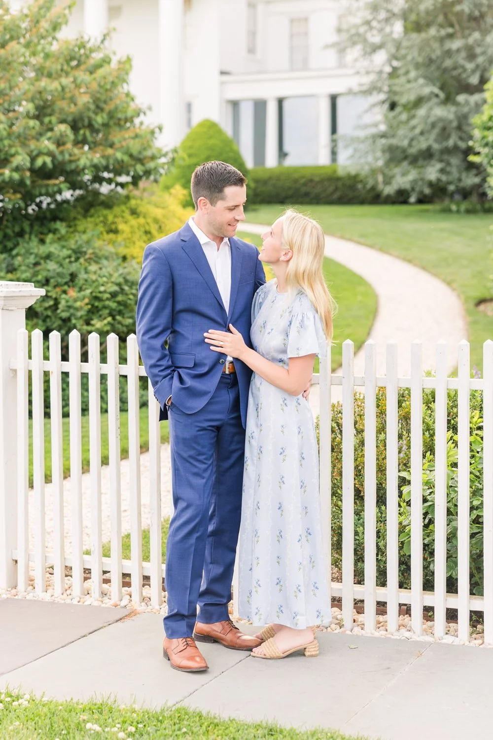 quintessential-new-england-engagement-session-southport-harbor-fairfield-connecticut-wedding-photographer-shaina-lee-photography-photo