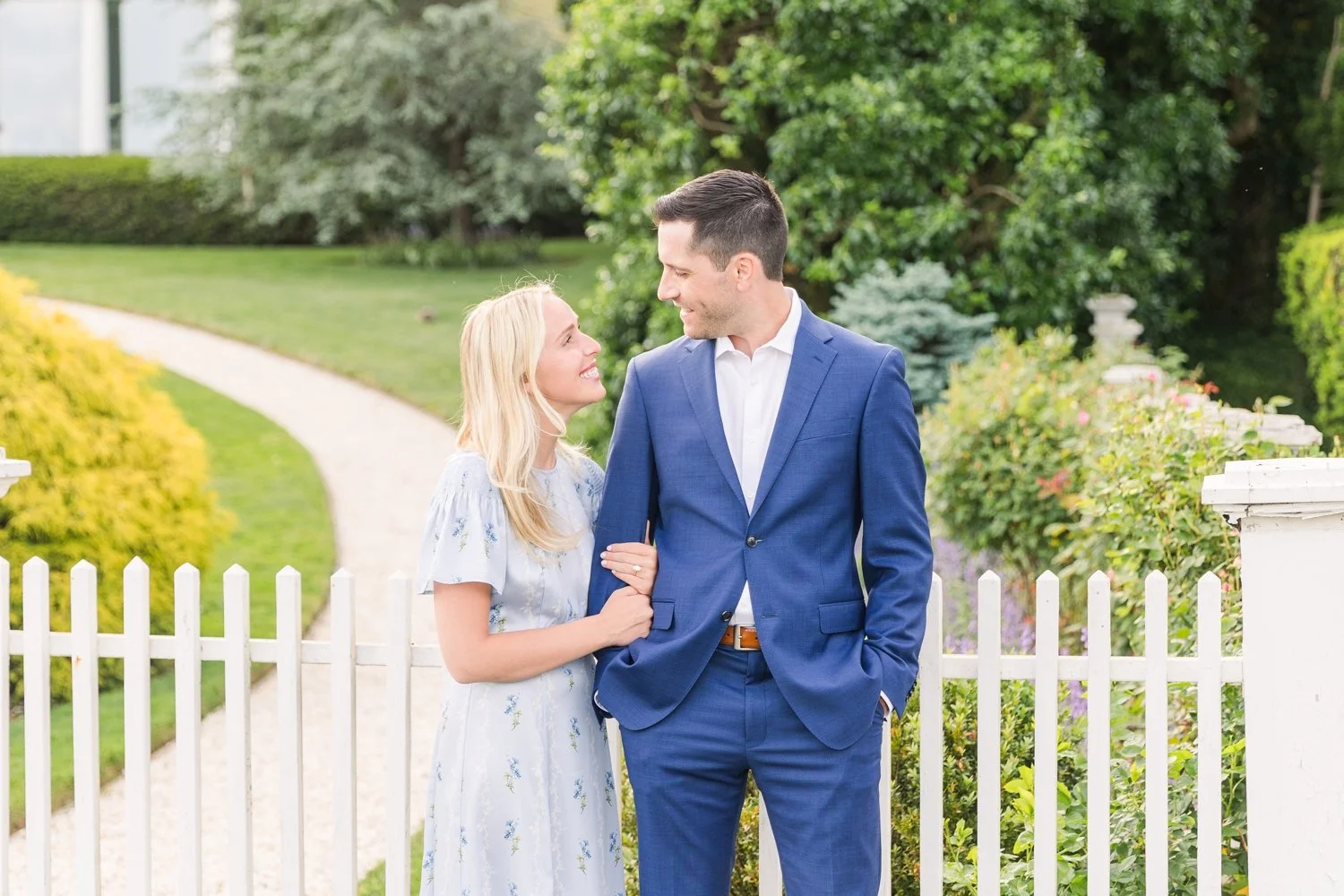 quintessential-new-england-engagement-session-southport-harbor-fairfield-connecticut-wedding-photographer-shaina-lee-photography-photo