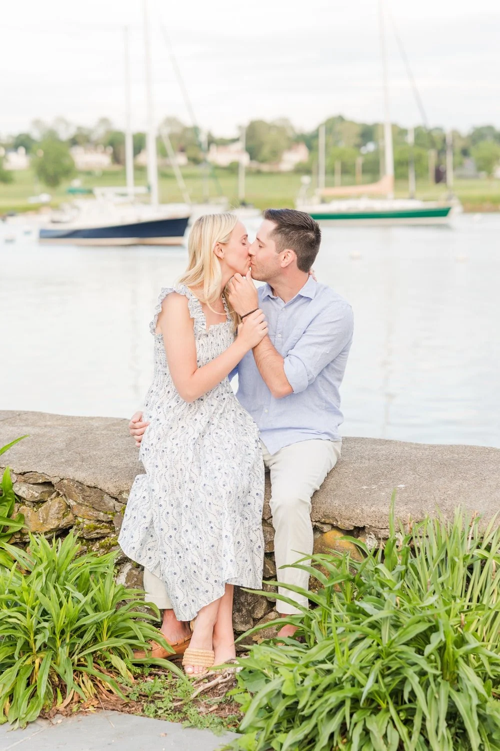 quintessential-new-england-engagement-session-southport-harbor-fairfield-connecticut-wedding-photographer-shaina-lee-photography-photo