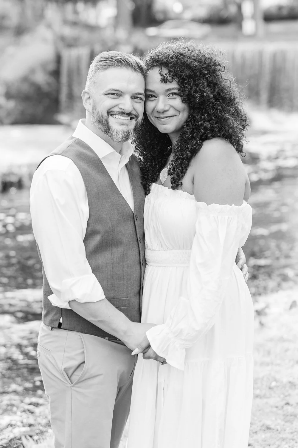 downtown-milford-connecticut-engagement-session-photographer-shaina-lee-photography