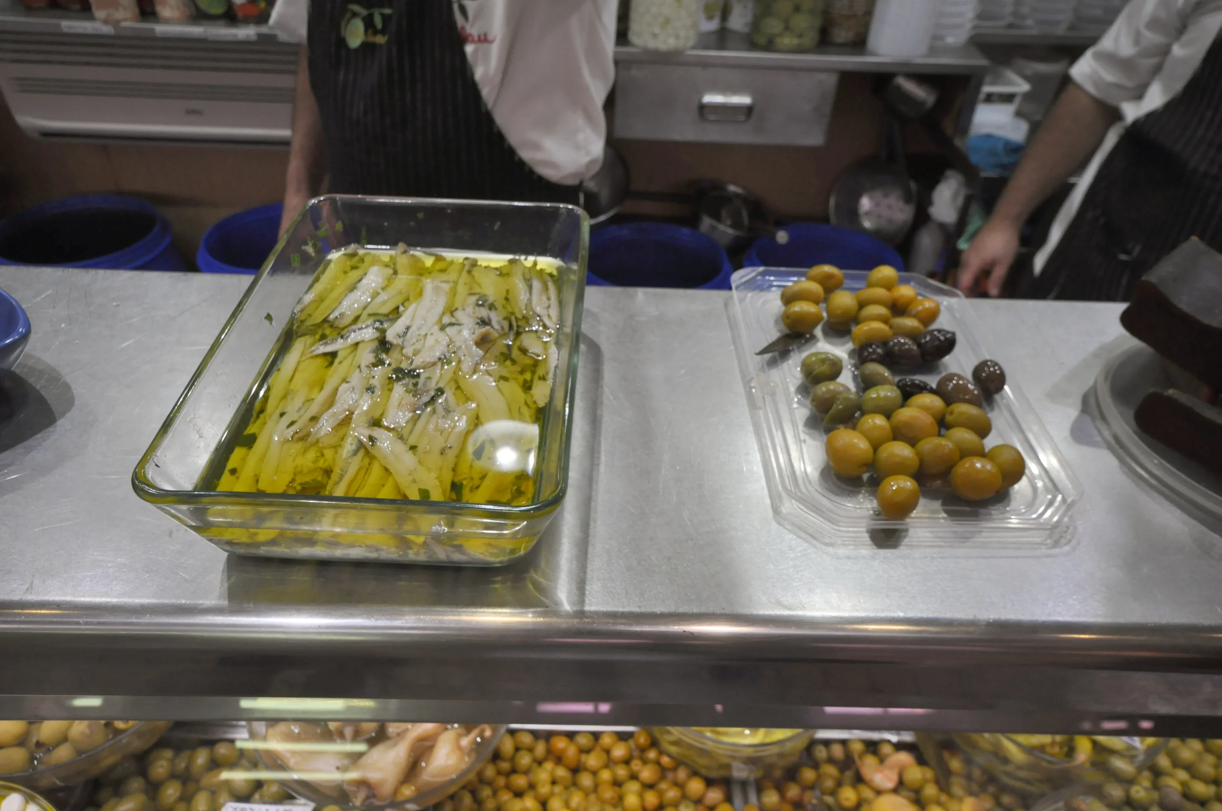 Boquerones en vingare; Olivas.