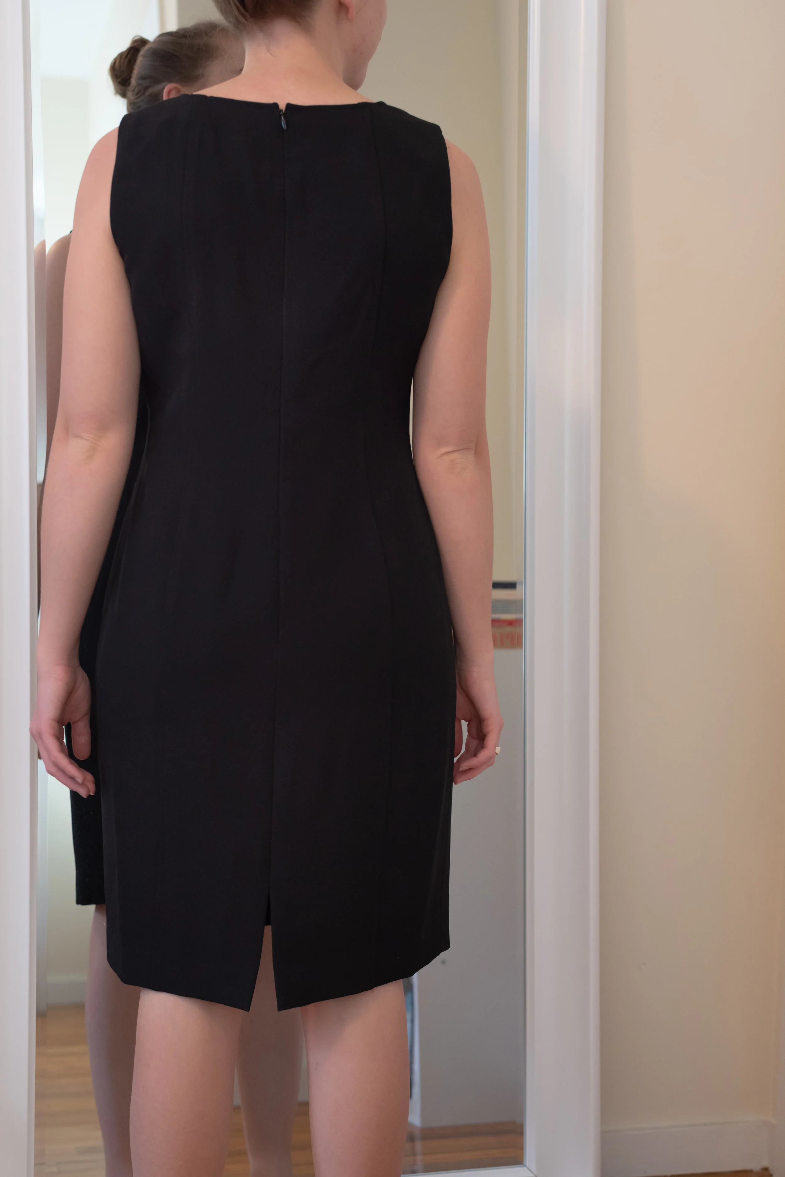 Kasper Petite V-Neck Sheath Dress - Size 4 Petite