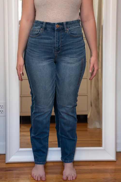 How To Tell If Your Jeans *Actually* Fit — The Petite Pear Project