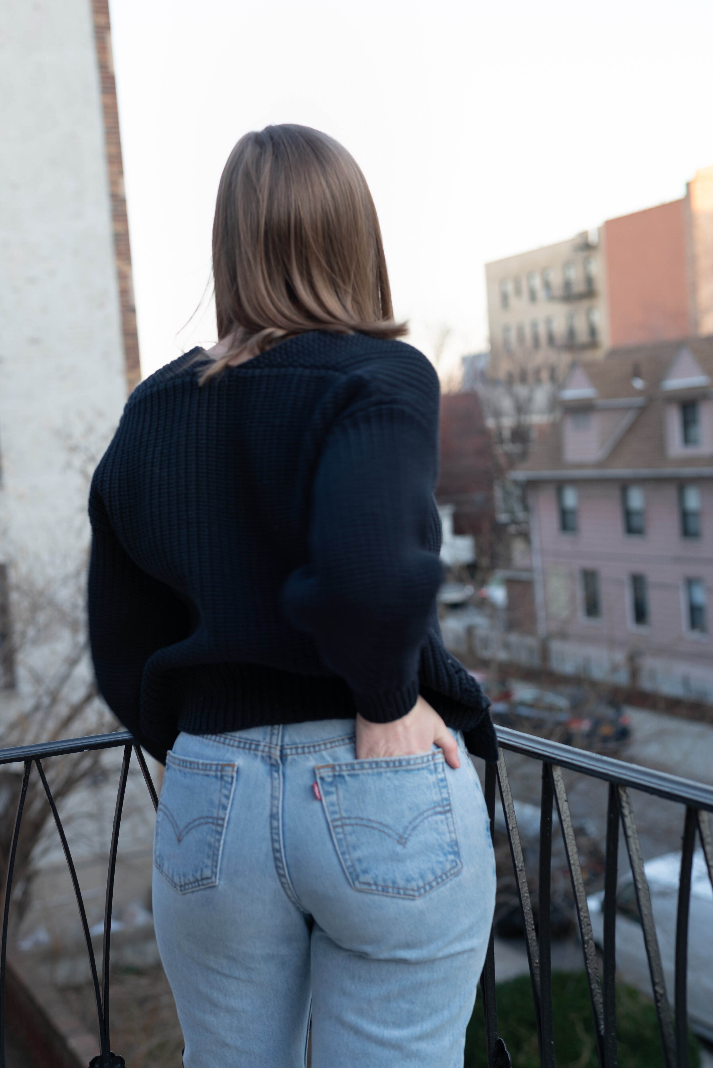 HOW TO TELL IF YOUR JEANS *ACTUALLY* FIT — The Petite Pear Project