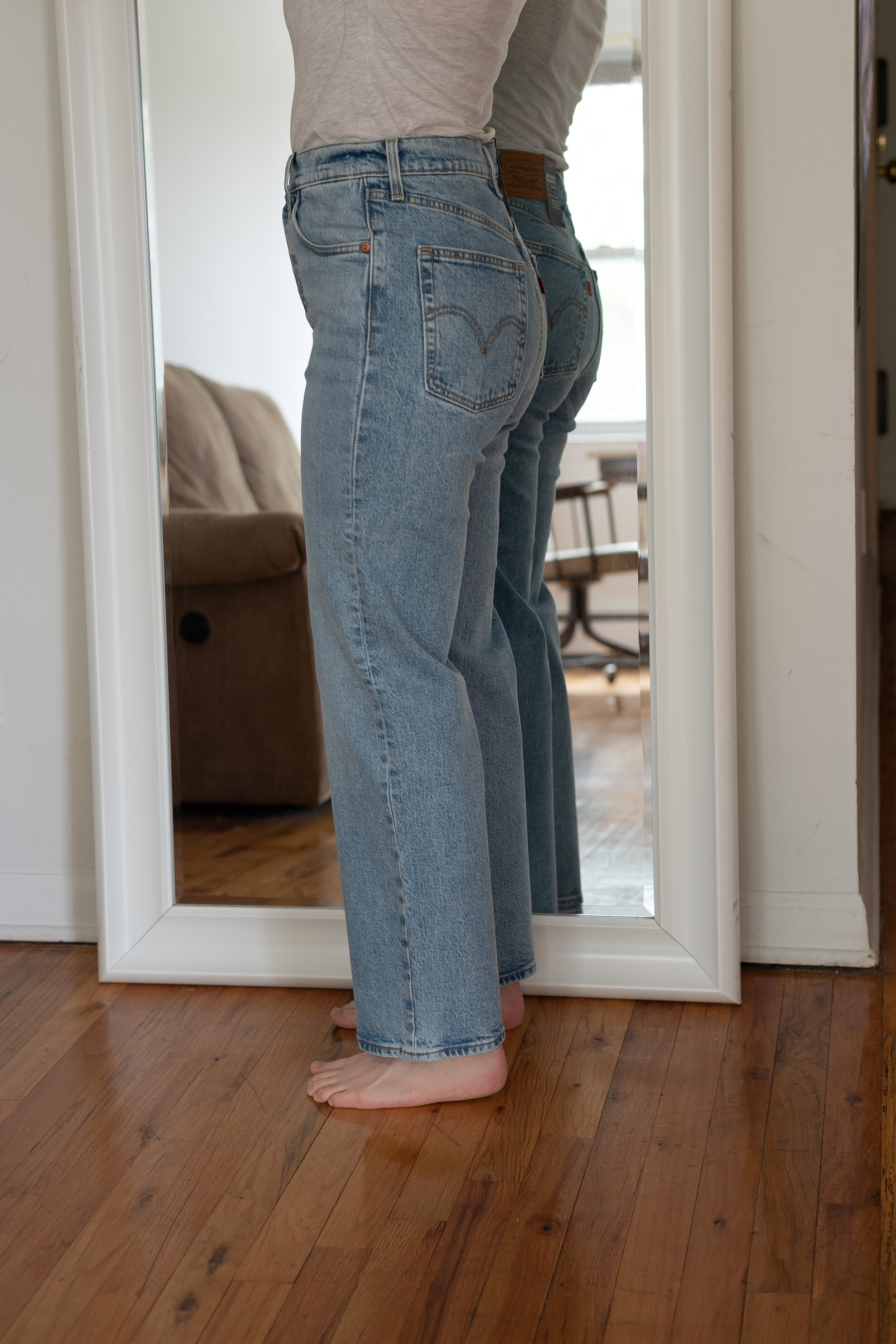 ARE LEVI'S JEANS PETITE PEAR FRIENDLY? — The Petite Pear Project