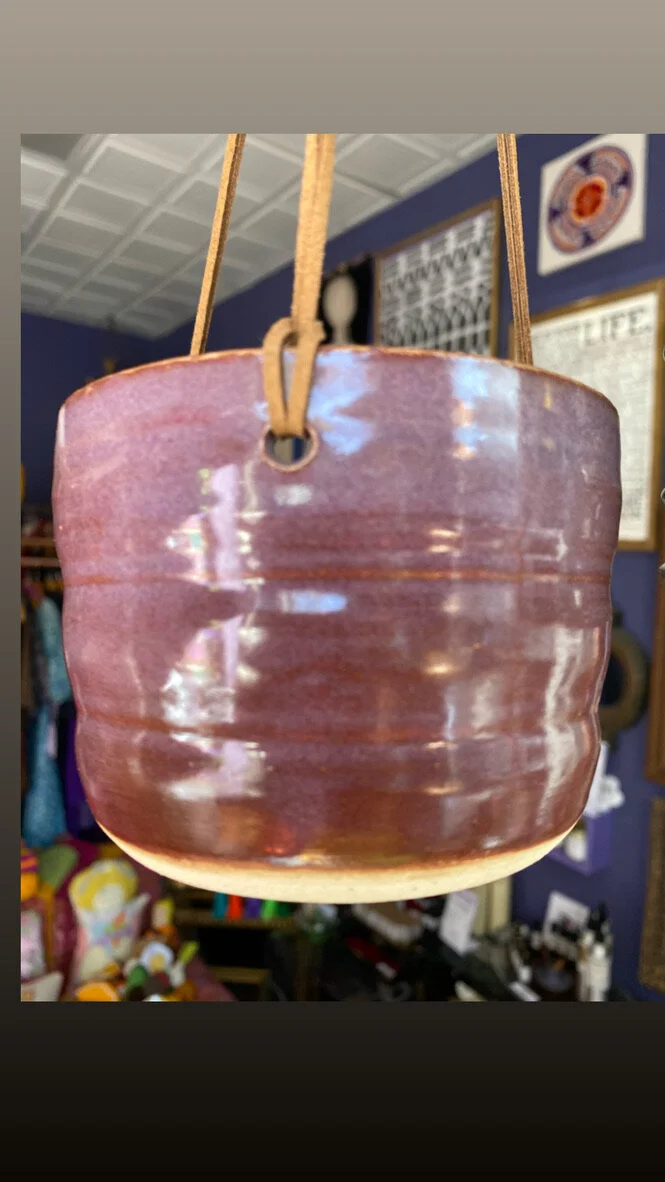 Ceramic hanging pot in Deep Rose glaze