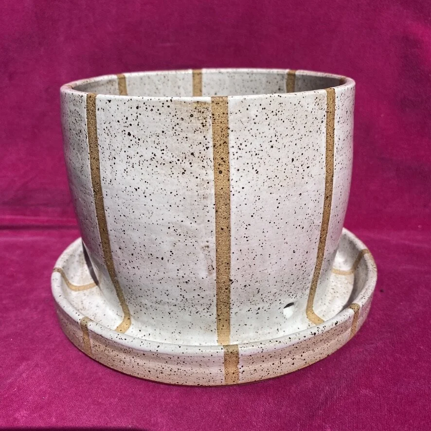 Striped Hildy-Ng Pot