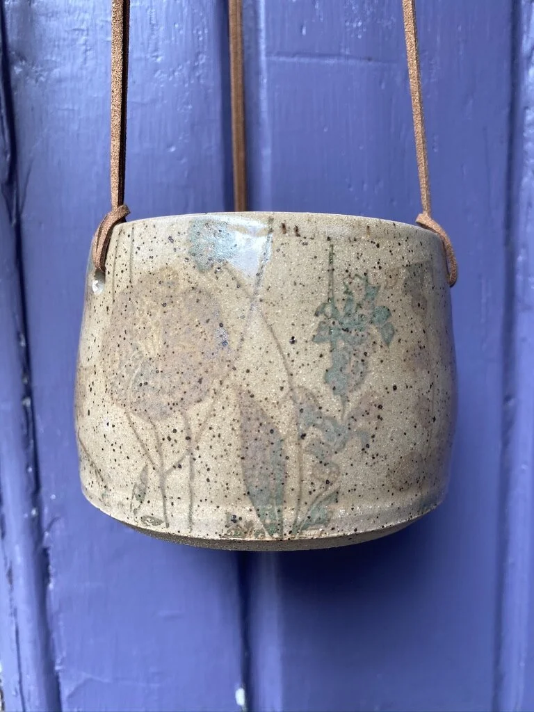 Hildy-Ng Hanging Ceramic Pot
