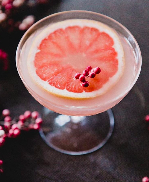 Photo: @bar_cart_cocktailco /@evynnlevalley