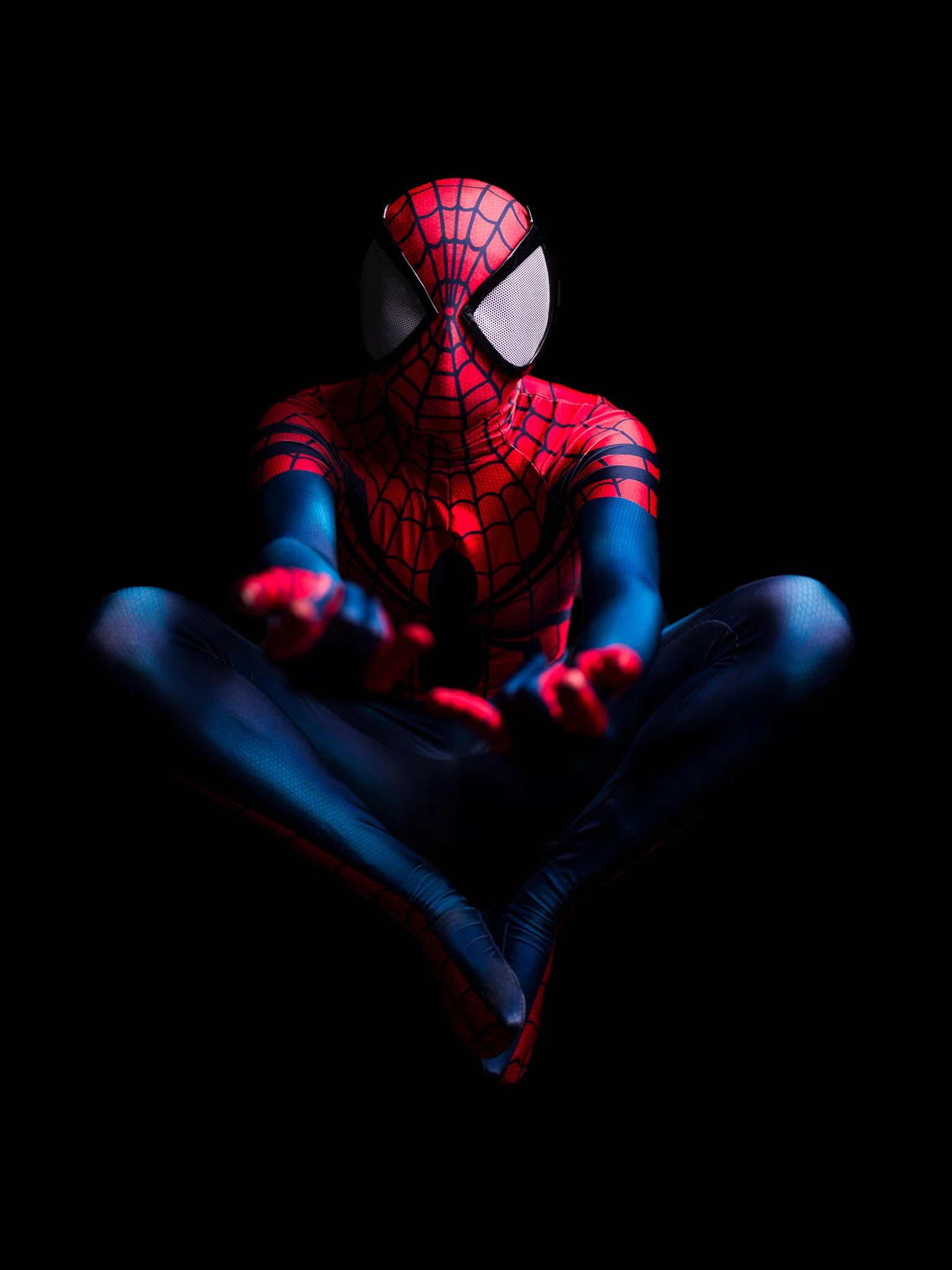In full Spiderman mode, performing flawless jumps much to our entertainment! 