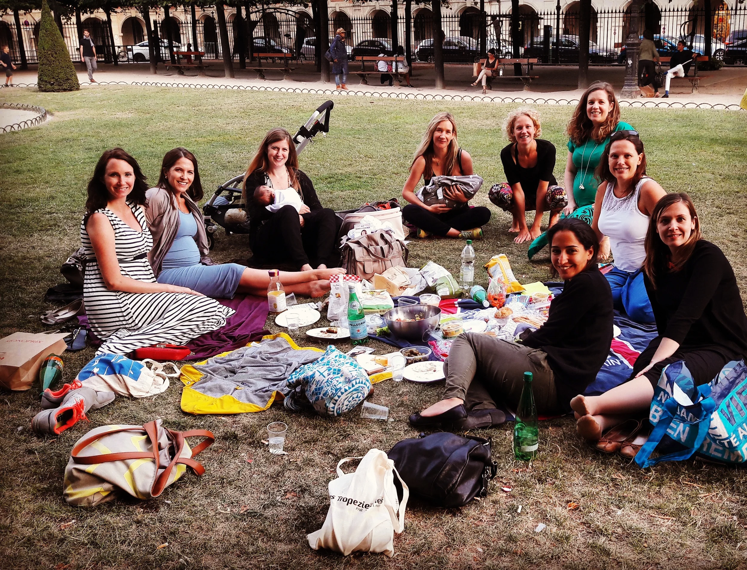 For more updates on events & classes in Paris as well as TONNES of other useful info on pregnancy and birth, please like my Facebook Page: www.facebook.com/DoulaParis/