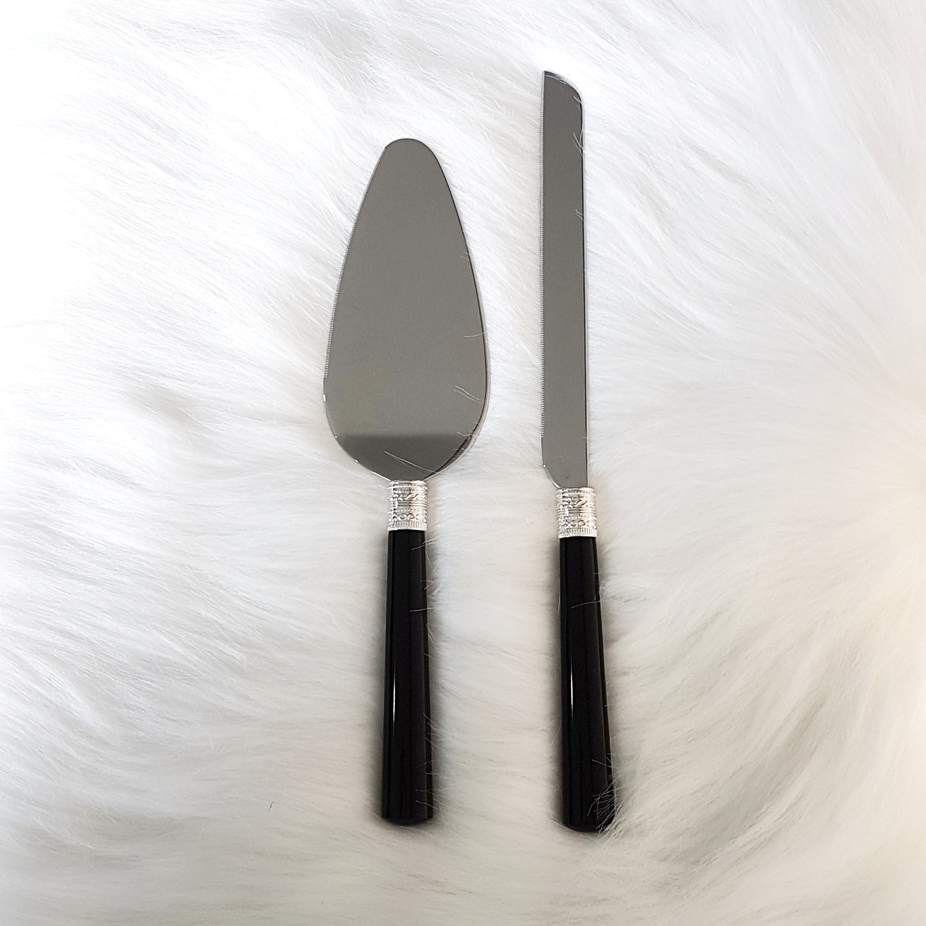 Vera Wang Black Cake Knife Set $15