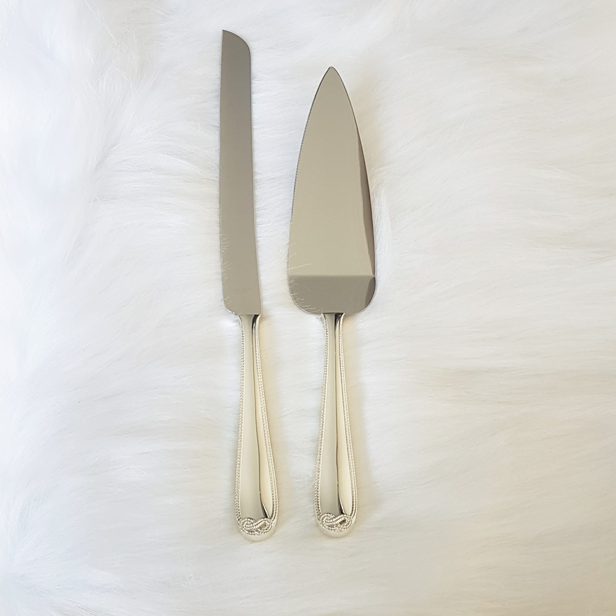 Vera Wang Infinity Knife Set $20