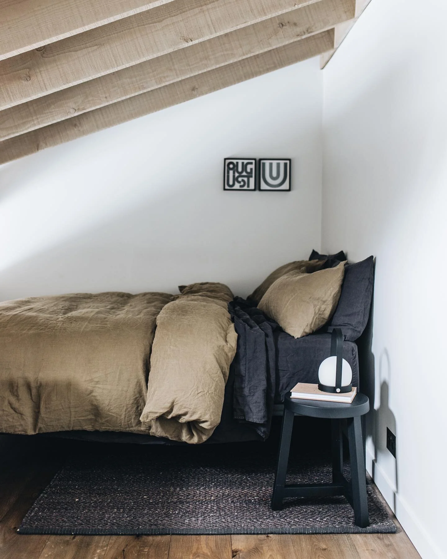 A Cedar Cabin to snuggle up in, with 90cm of snow outside. Sounds pretty good to me!
Shots from @abbie_melle on her recent stay ✌️❄️