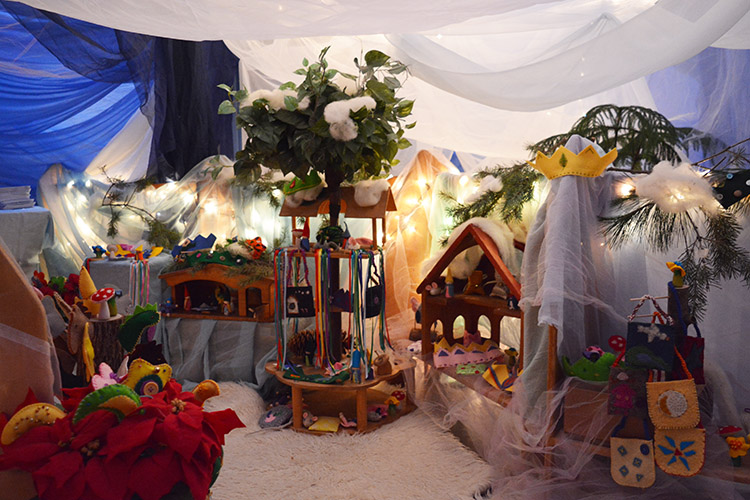 There was a line down the hall for the always magical Angel Room, thanks to the early childhood parents and teachers who put so much effort into this quintessential fair activity.