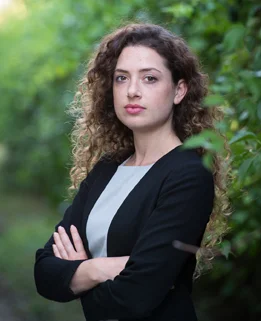 Mia Teitelbaum, Class of 2000 Mia graduated cum laude and Phi Beta Kappa from Smith College with a B.A. in sociology and received her J.D. from Northeastern University. She is licensed to practice law in Massachusetts and New York. An associate at Shapiro Weissberg & Garin, LLP in downtown Boston, Mia's practice is primarily focused on criminal defense.