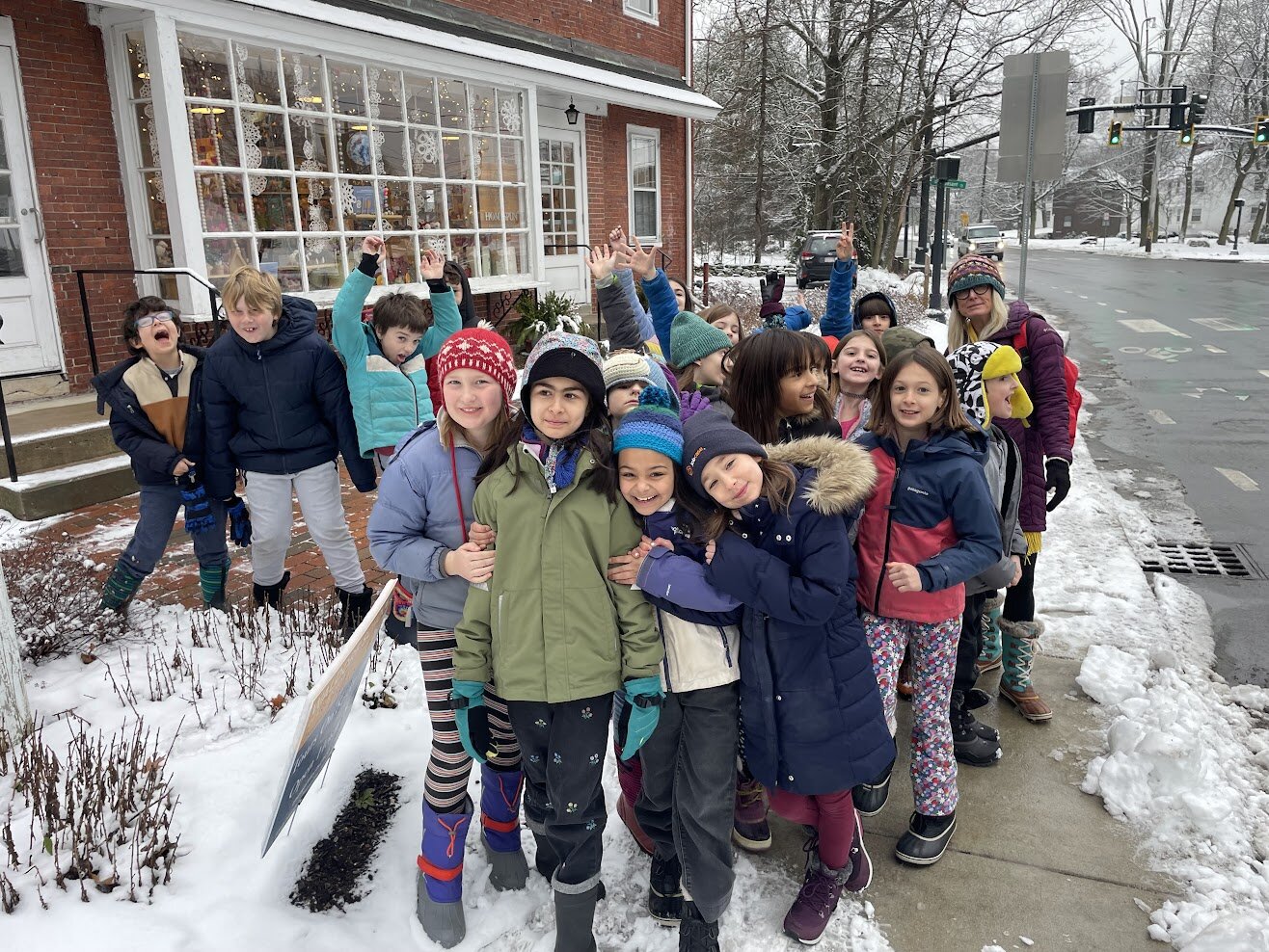 🎻✨Our third and sixth grade classes recently ventured over to Lexington's Cary Memorial Hall (via the city bus) to enjoy Lexington Symphony&rsquo;s program Orchestrating Kids Through Classics. Students heard a live orchestra and learned about the hi