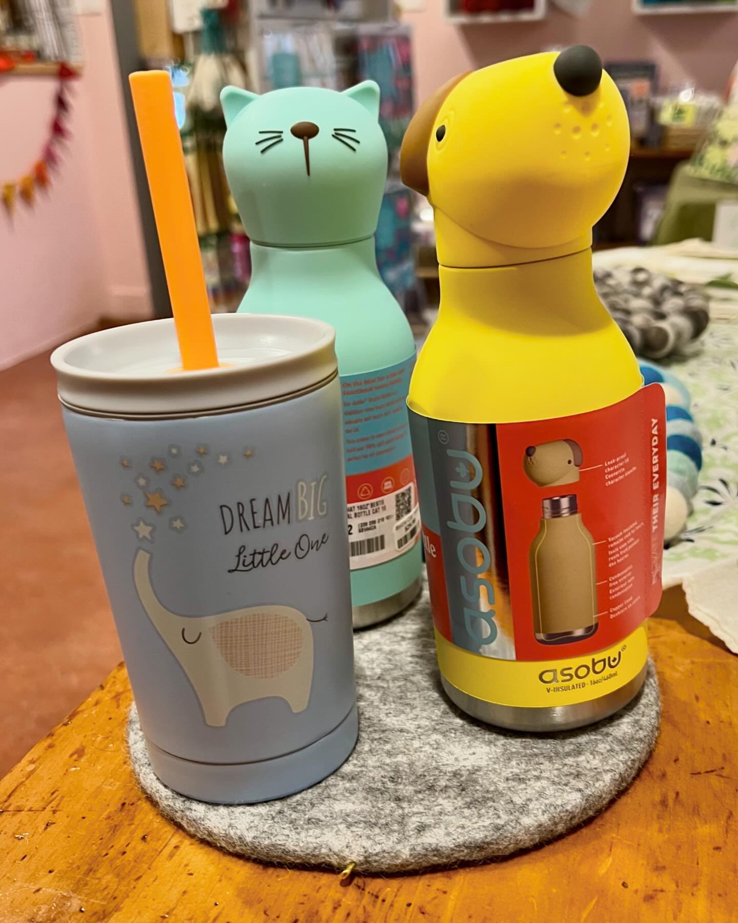 Awesome new water bottles to start your outdoor activities off right!  Double-walled, stainless steel bottles with super cute designs. For little kids and big kids too!
-
-
@homespunwaldorf @waldorfschooloflexington @asobubottle #bestiebottle #stainl
