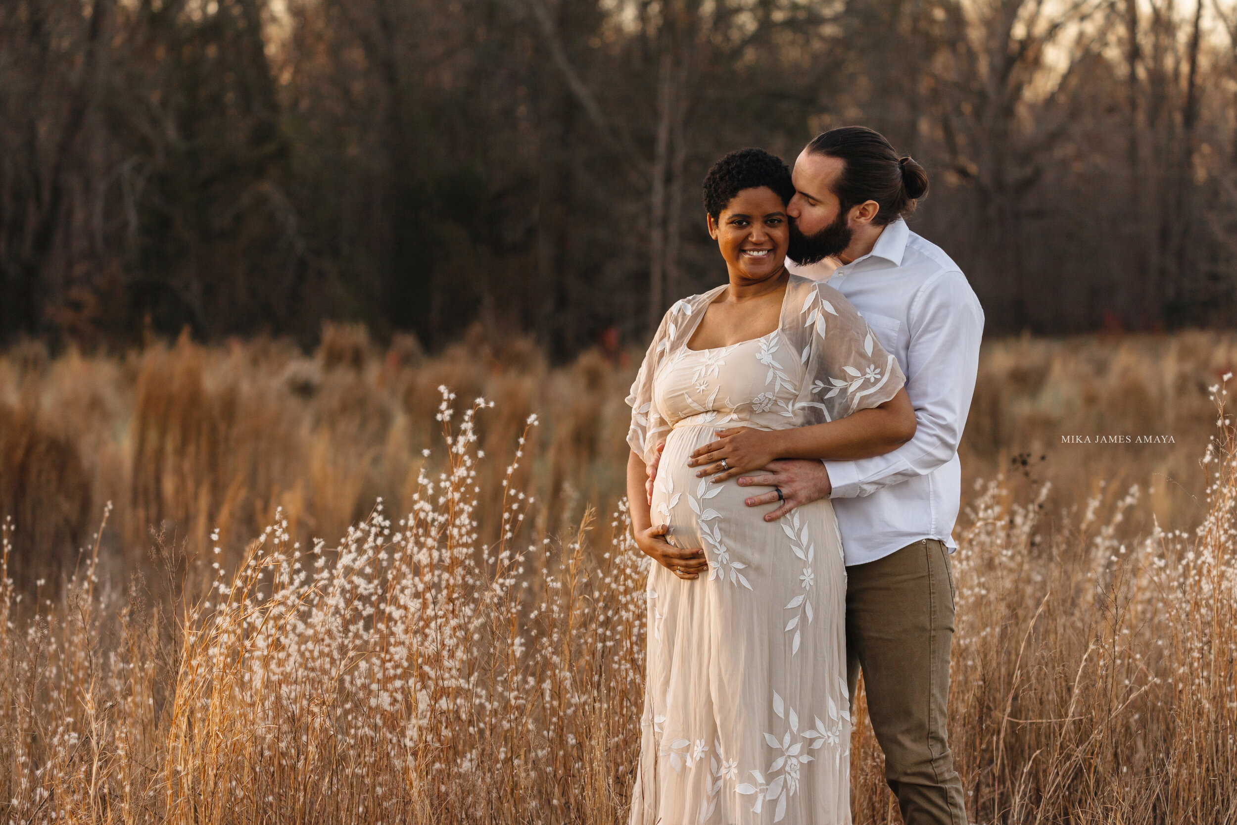 outdoor maternity session / sunset photos in raleigh