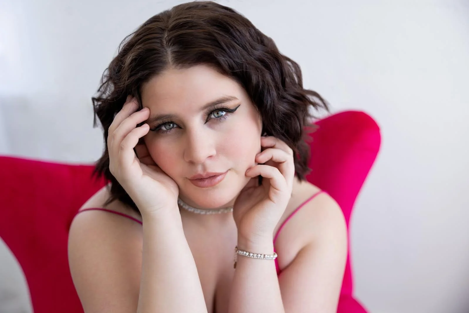 Headshot_Miss_Lora Wolle.jpg