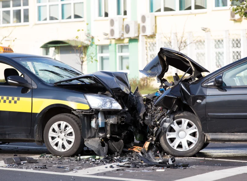 Cars accident at city road.jpg