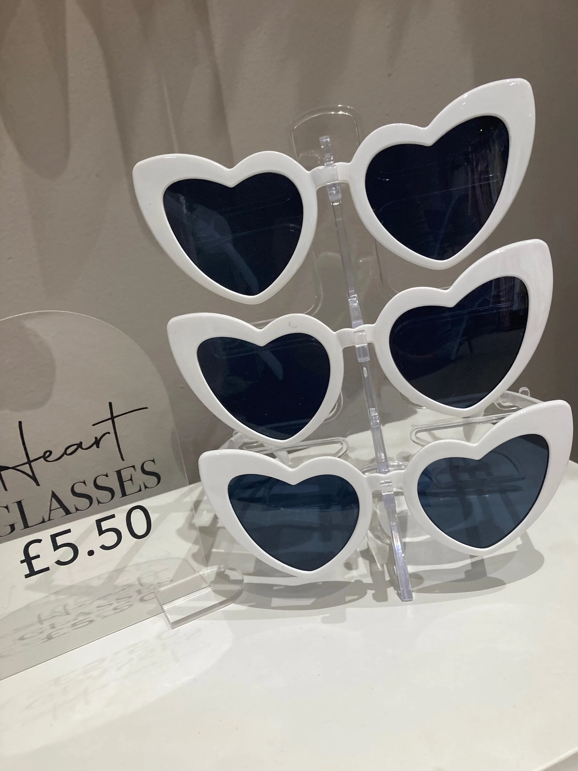 5F407785-0651-493A-903C-C0785576603B