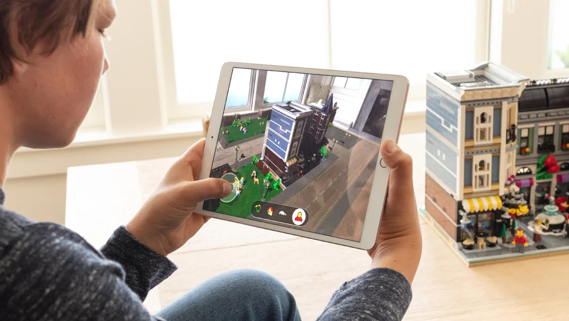 ios12_lego-ar_06042018.jpg