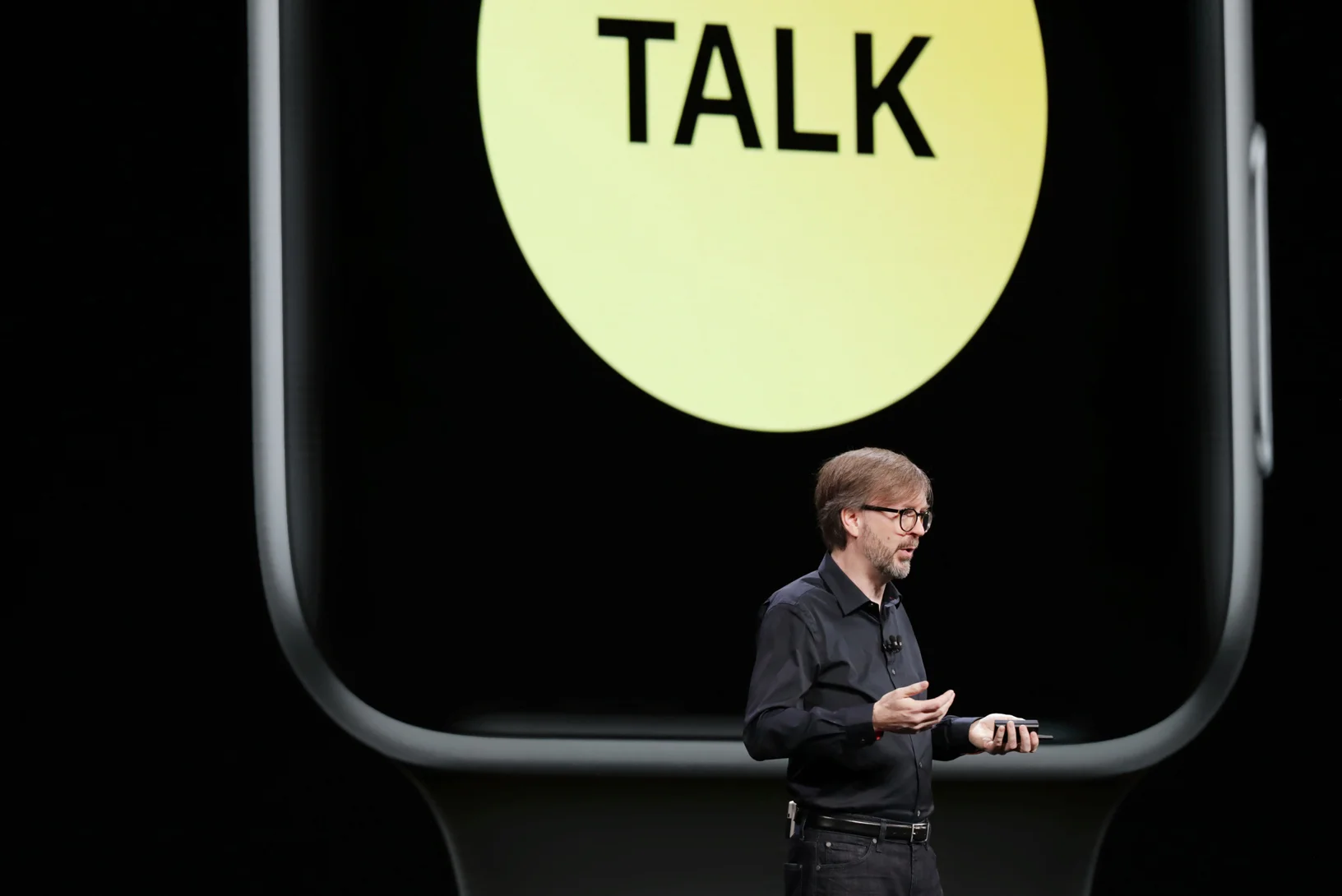 WWDC-2018-Wrap-Up_Kevin_Lynch_demos_New_Apple_Watch_features_06042018.jpg