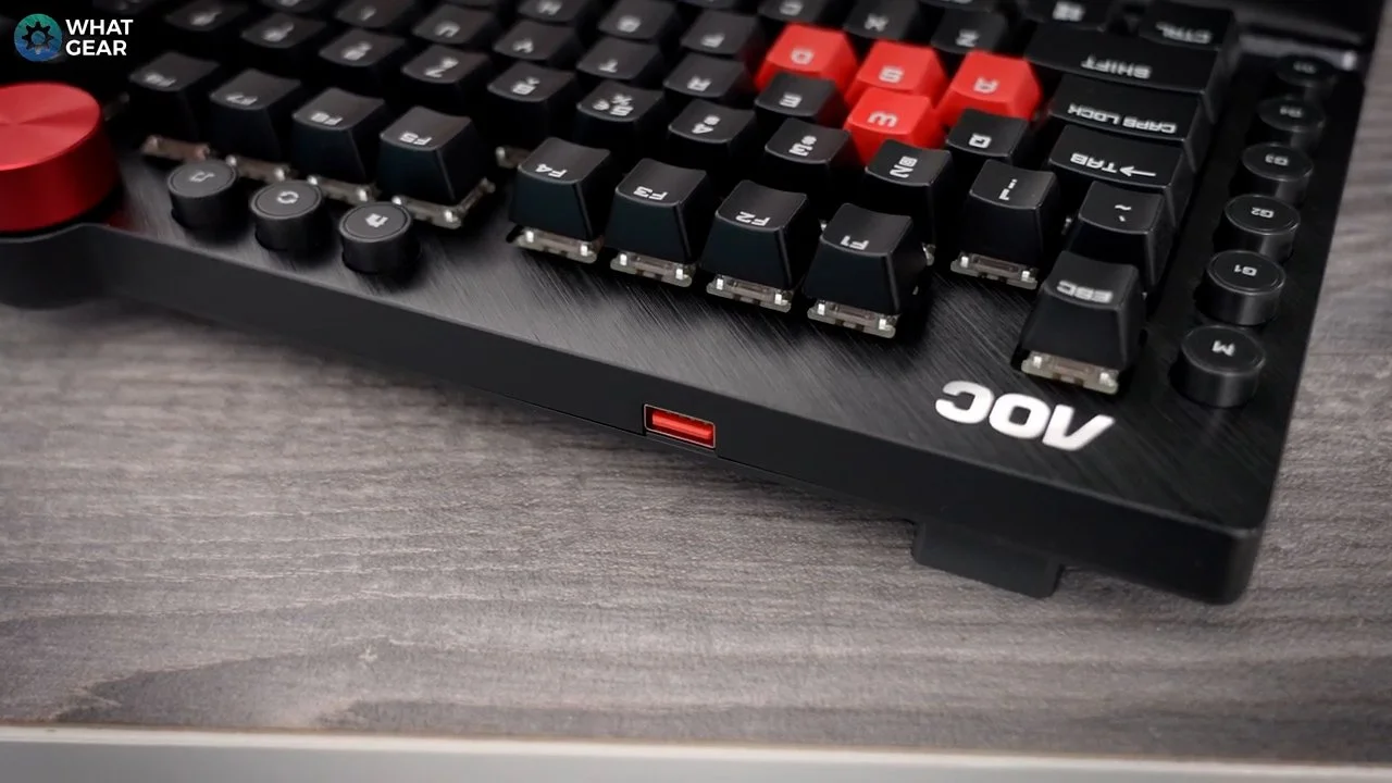 AGON AGK700 Keyboard usb passthrough.jpg