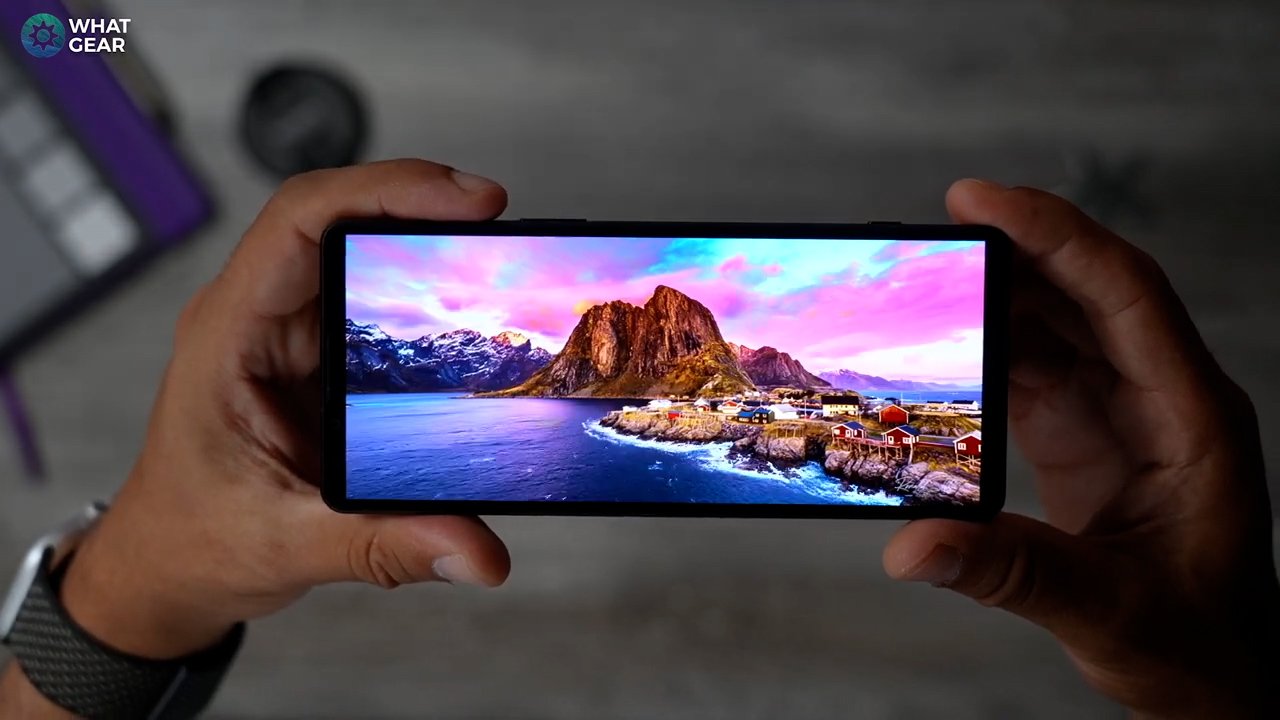 xperia 1V vs iPhone 14 pro 4K hdr.jpg