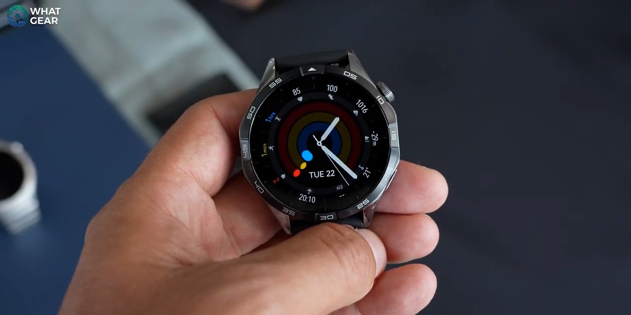 Huawei Watch GT4 review black rubber.jpg
