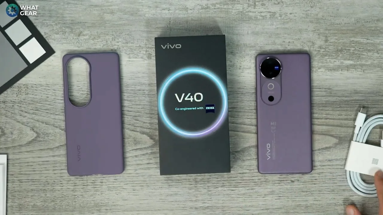 Vivo V40 unboxed.jpg