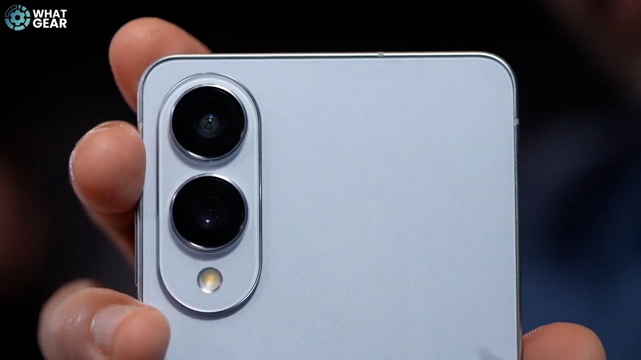 Samsung Galaxy Edge blue camera.jpg