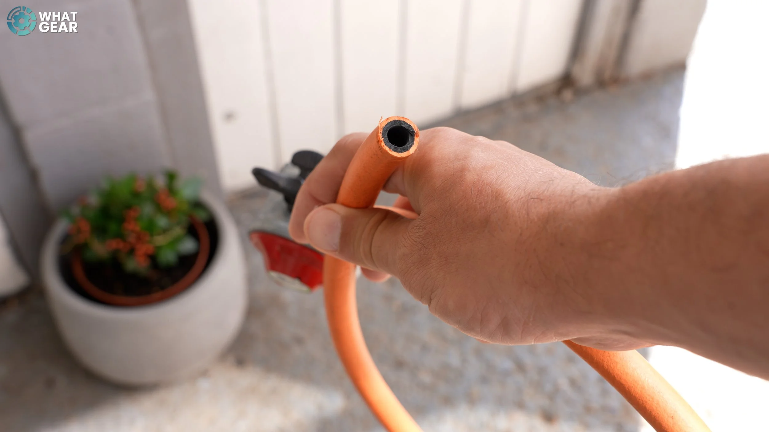 how to fit gas grill hoze easily 2.jpg