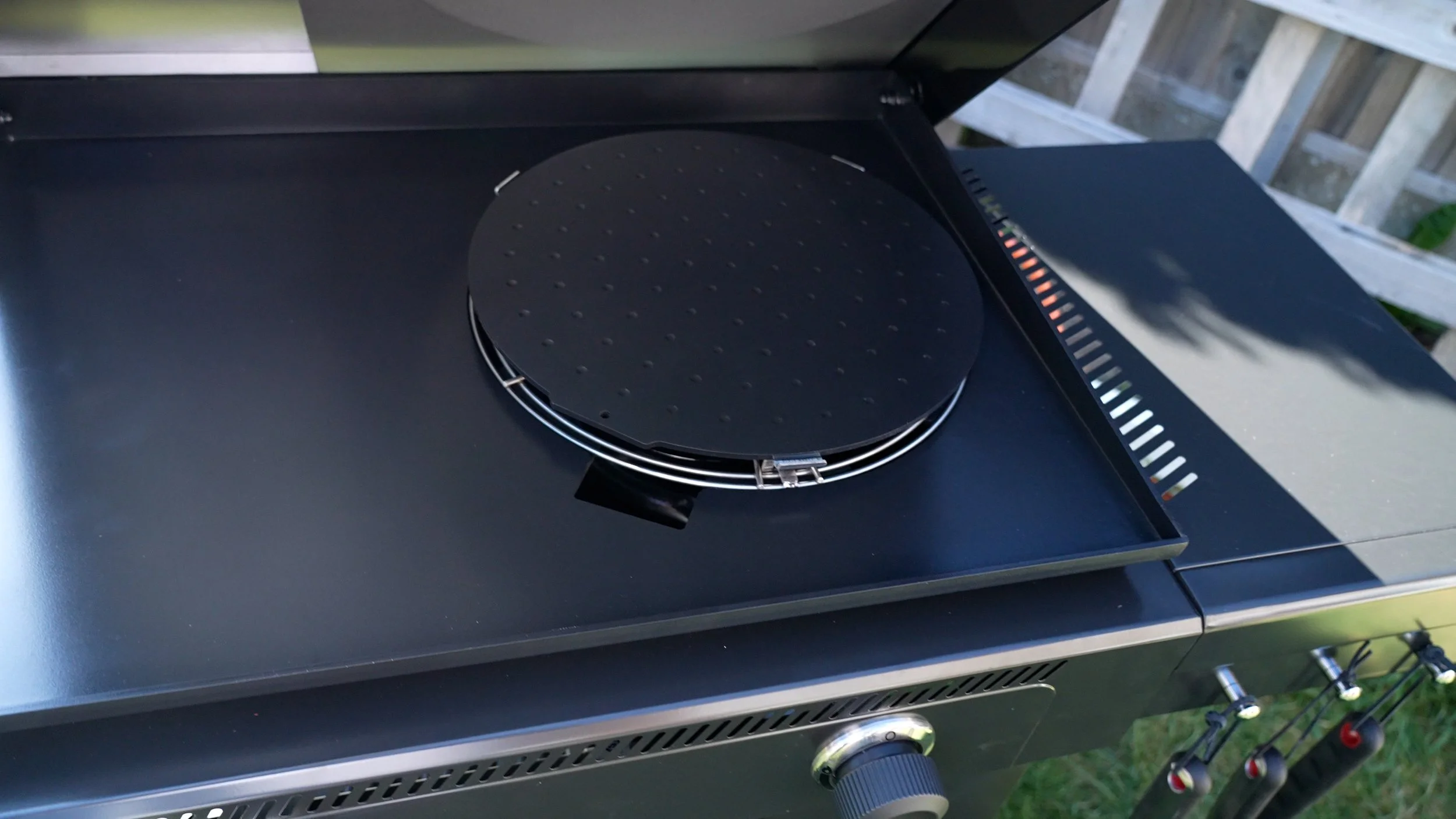 char broil versa tile review pizza surface.jpg