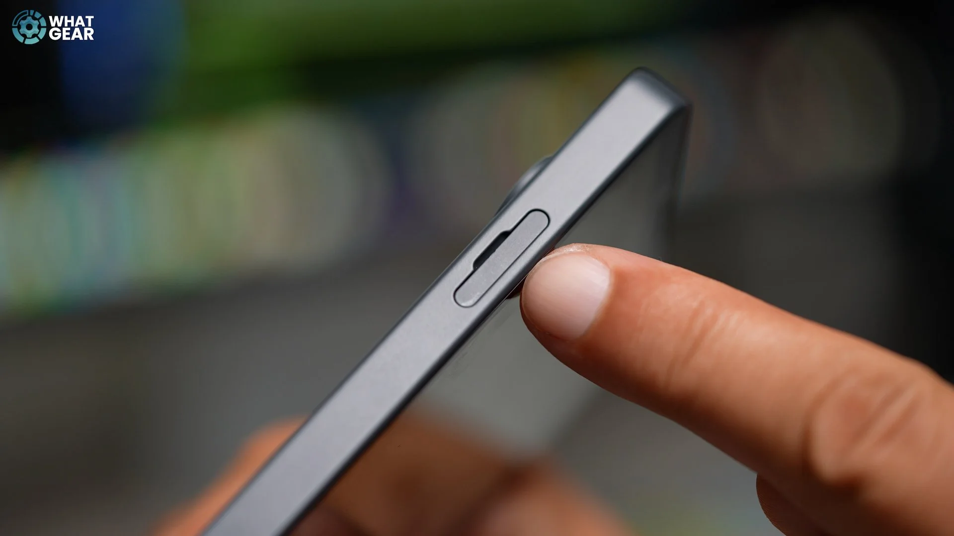 Xperia 10 VII sd card slot.jpg