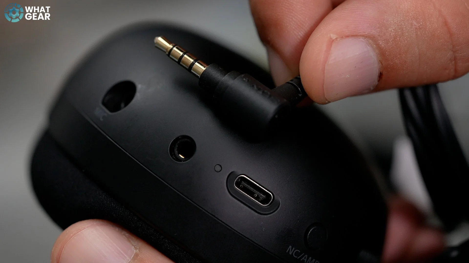 audio jack.jpg