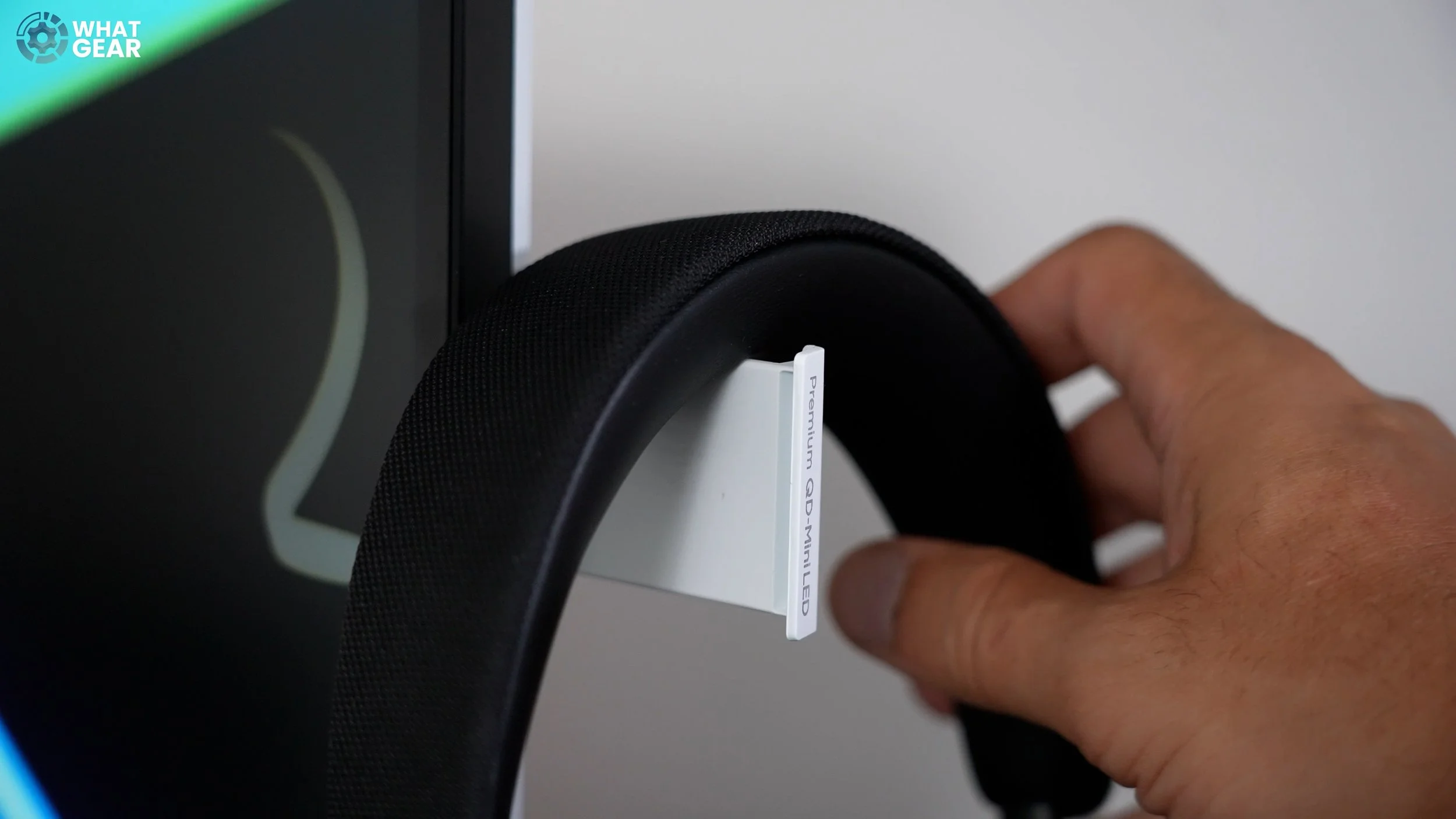 headphone holder.jpg