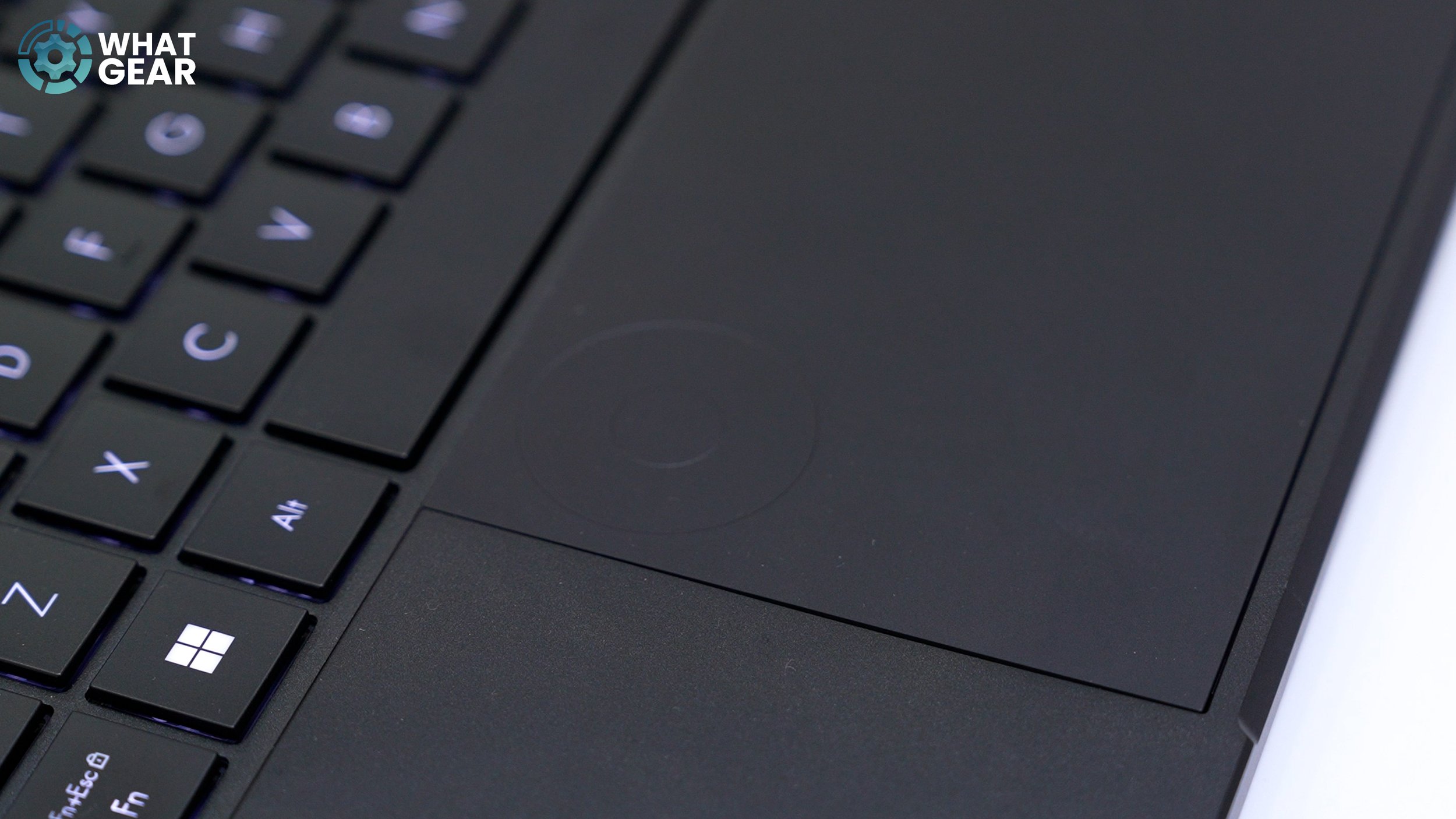 Asus ProArt GoPro PX13 touchpad.jpg