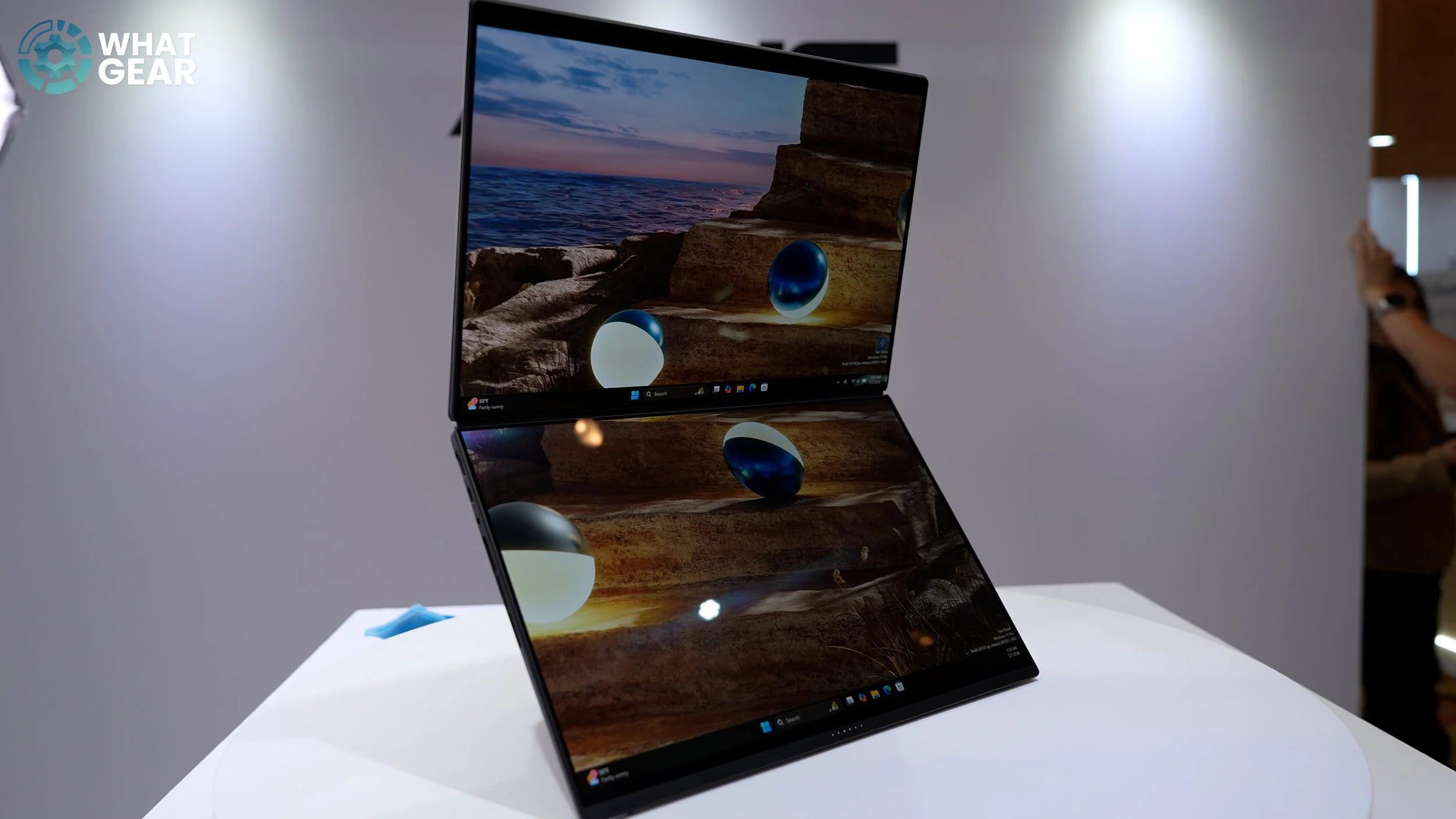 Asus Zenbook Duo 2026 hero 2.jpg